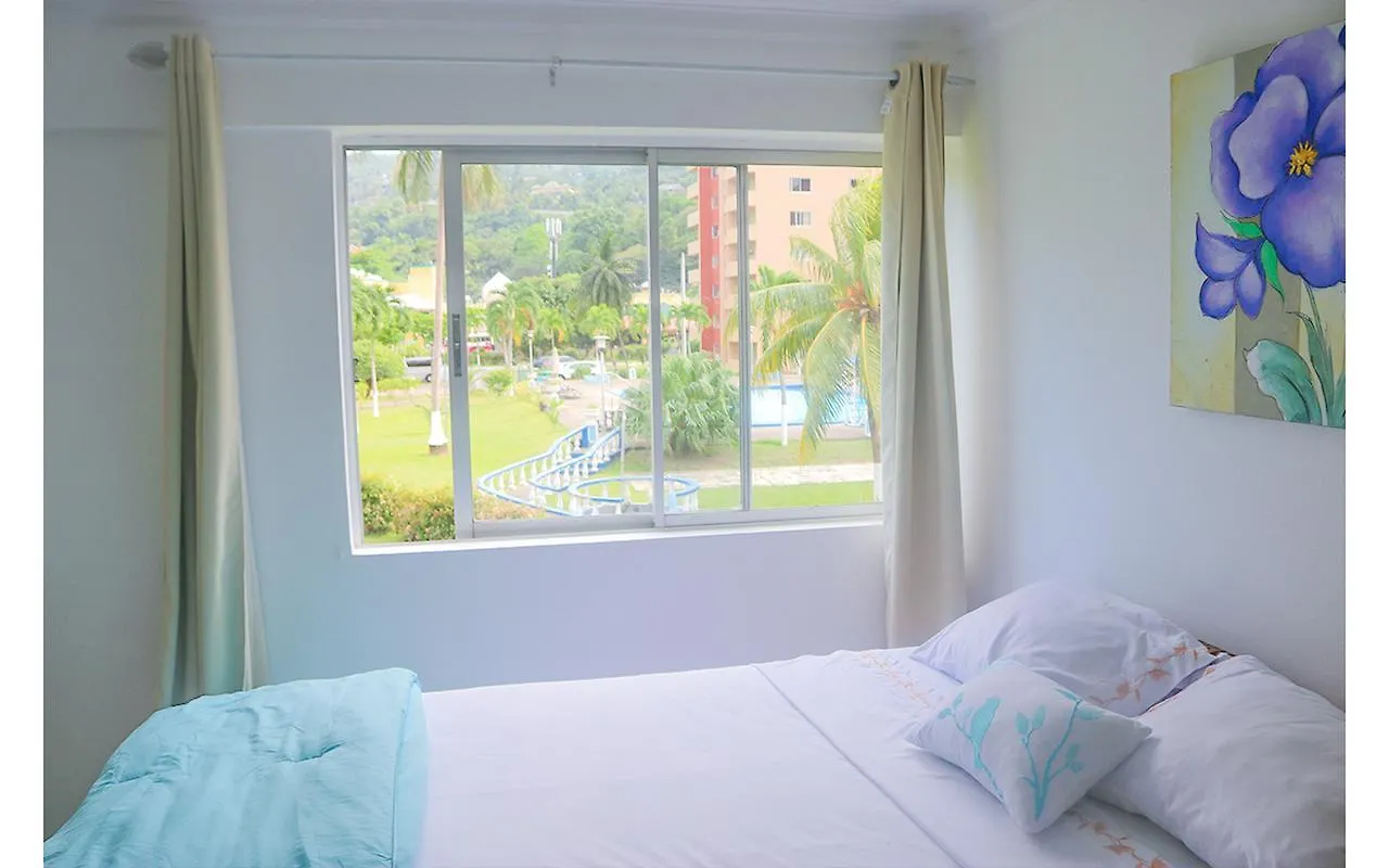Apartment Beach Side Suite At Turtle Towers Ocho Rios